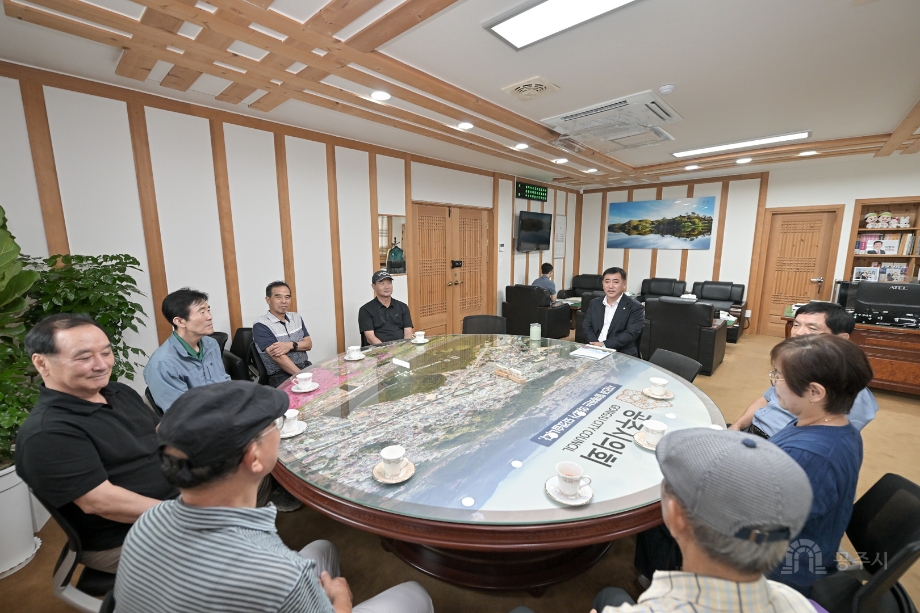 2026년 8월 31일 시민예술공간 느티나무 사진 전시회 이미지